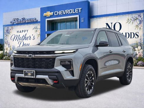 New 2026 Chevrolet Traverse Z71 w/ Driver Confidence Package AWD/4WD image 2