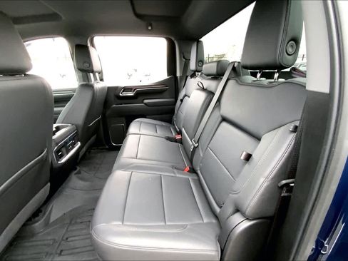 Used 2023 GMC Sierra 1500 SLT w/ SLT Convenience Package image 19