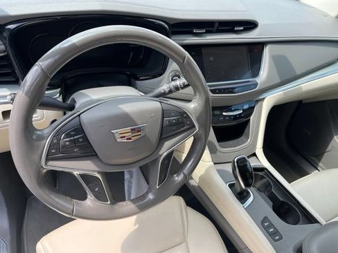 Used 2018 Cadillac XT5 Luxury AWD/4WD image 9