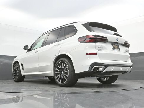 New 2026 BMW X5 xDrive40i w/ M Sport Package AWD/4WD image 44