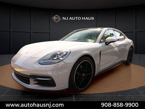 Used 2020 Porsche Panamera RWD image 7