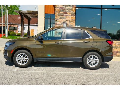 Used 2024 Chevrolet Equinox LT w/ LPO, Floor Liner Package AWD/4WD image 6
