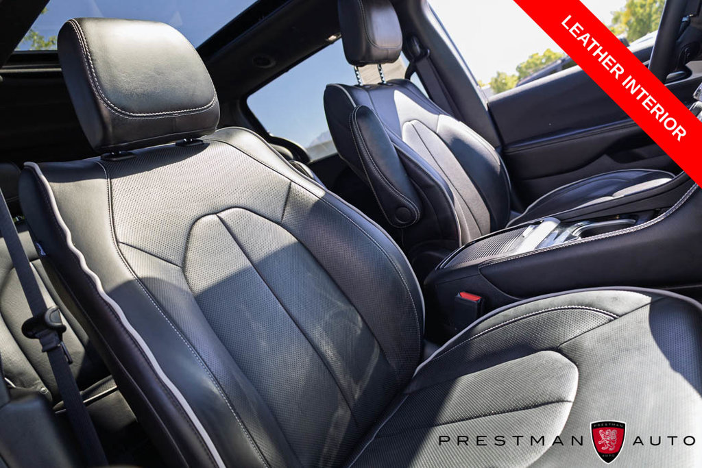 Used 2026 Chrysler Pacifica Limited FWD image 4