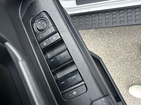 Certified 2025 Toyota 4Runner SR5 AWD/4WD image 30