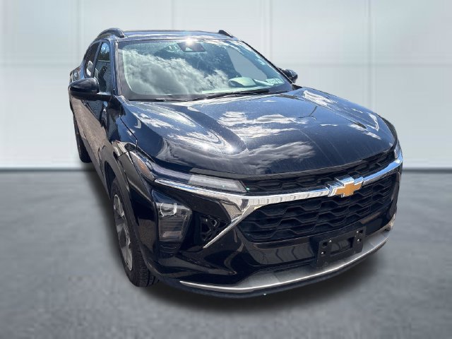 Used 2025 Chevrolet Trax LT FWD image 5