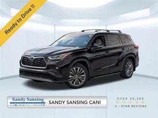 Used 2021 Toyota Highlander Platinum FWD video 1