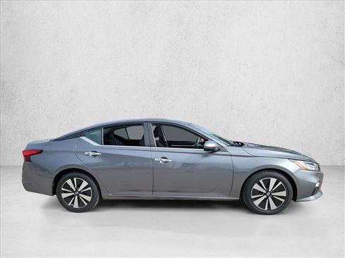 Used 2021 Nissan Altima 2.5 SV image 4