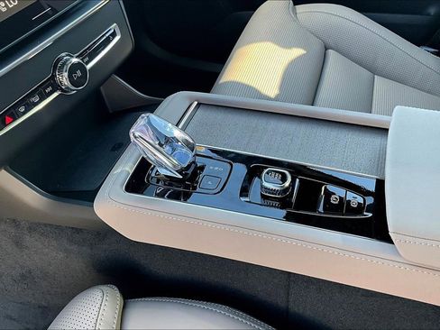 New 2026 Volvo XC90 B5 Ultra image 20