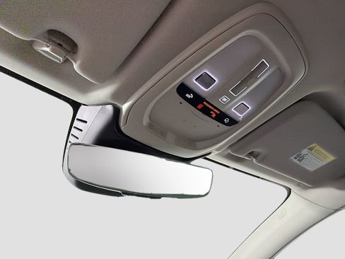 Used 2023 Volvo XC60 B5 Plus w/ Protection Package Premier image 20