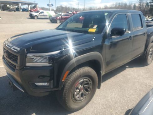 Used 2025 Nissan Frontier PRO-4X w/ Pro Convenience Package image 1