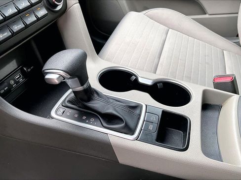 Used 2018 Kia Sportage LX image 16