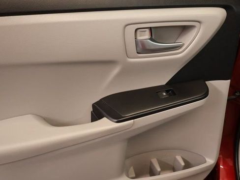 Used 2016 Toyota Camry XLE image 29