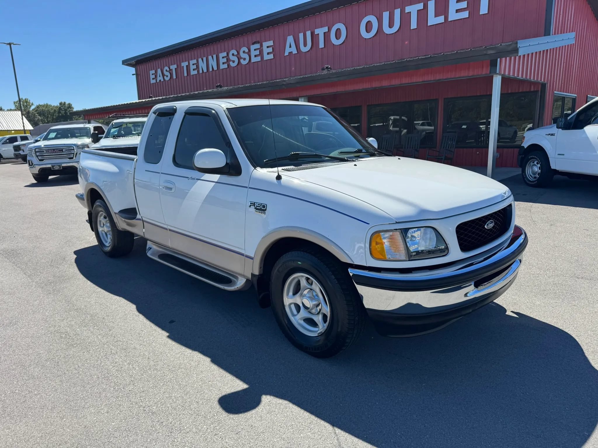Used 1998 Ford F150 2WD SuperCab image 1