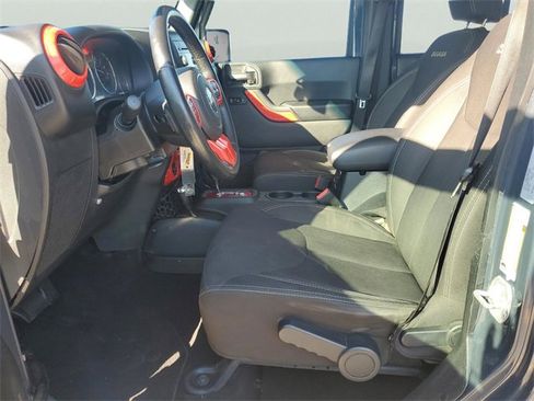 Used 2017 Jeep Wrangler Unlimited Sahara w/ Max Tow Package image 14