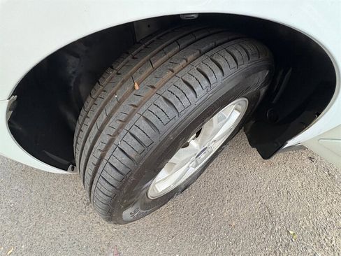 Used 2015 Ford Transit Connect XLT image 7