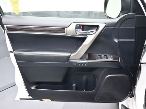 Used 2016 Lexus GX 460 w/ Navigation Package image 9