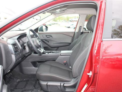 Used 2023 Nissan Rogue S image 10