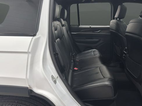 Certified 2024 Jeep Grand Cherokee Limited w/ Luxury Tech Group II AWD/4WD image 24