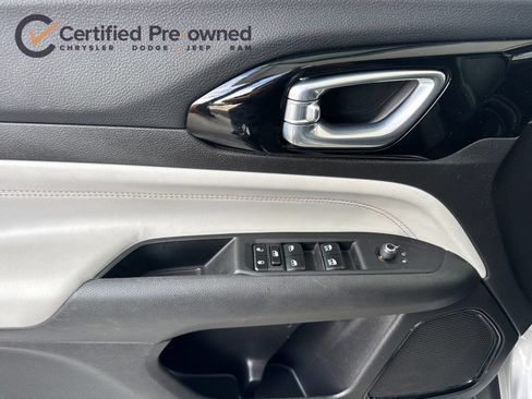 Certified 2025 Jeep Compass Limited AWD/4WD image 12