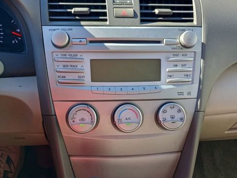 Used 2010 Toyota Camry image 13