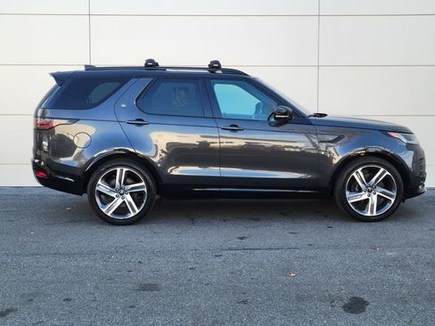 Used 2023 Land Rover Discovery Metropolitan Edition image 5