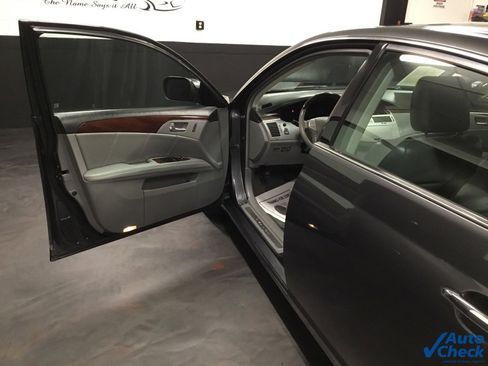 Used 2009 Toyota Avalon Limited image 19