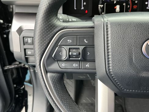 Used 2025 Toyota 4Runner SR5 image 18