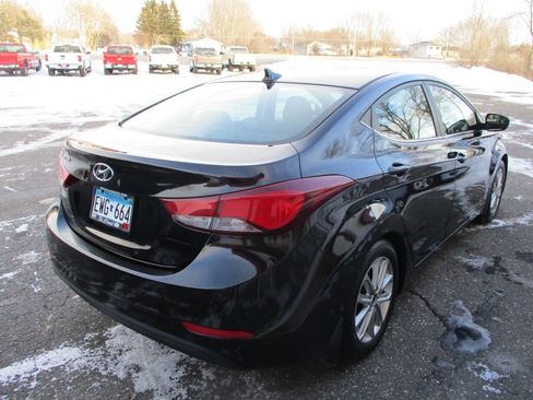 Used 2015 Hyundai Elantra SE w/ Option Group 03 image 8