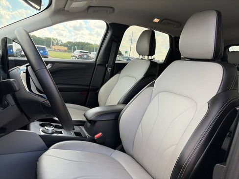 Used 2026 Ford Escape SE w/ PHEV Premium Package FWD image 19