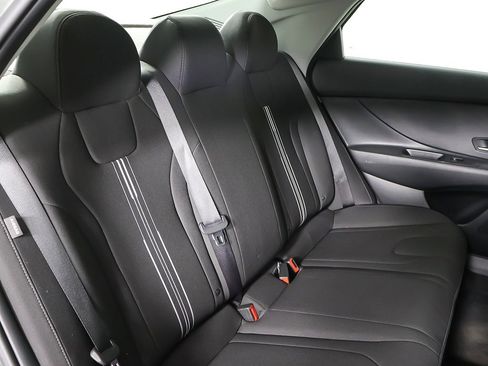 Used 2024 Hyundai Elantra SEL image 27