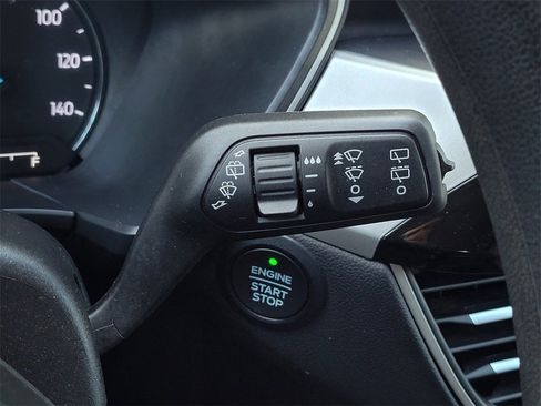 Used 2022 Ford Escape SE image 21