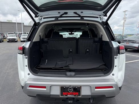 Used 2025 Nissan Pathfinder Platinum w/ Cargo Package FWD image 48
