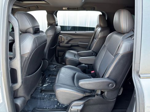 Used 2023 Toyota Sienna XSE image 45