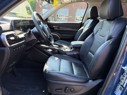 Certified 2024 Kia Telluride EX w/ EX Captain's Chair Package AWD/4WD image 14