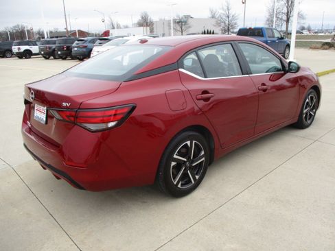 Used 2024 Nissan Sentra SV image 6