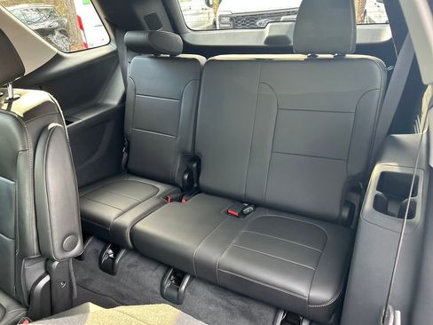 Used 2021 Chevrolet Traverse LT image 29