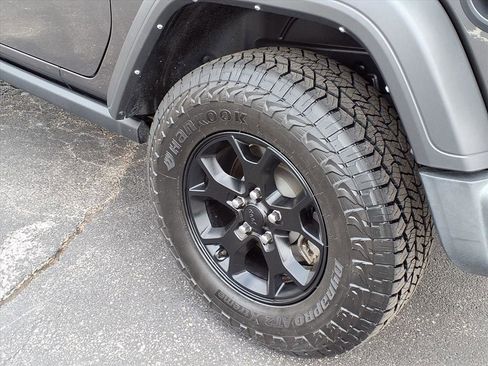 Used 2022 Jeep Wrangler Willys image 24