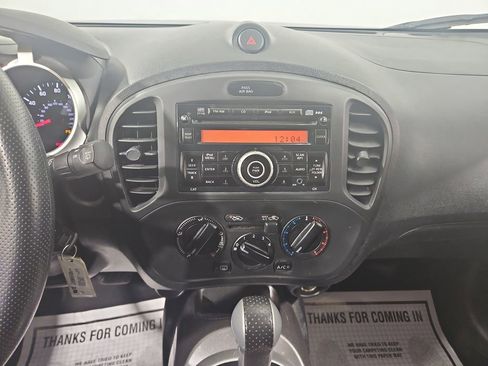 Used 2014 Nissan Juke S image 19