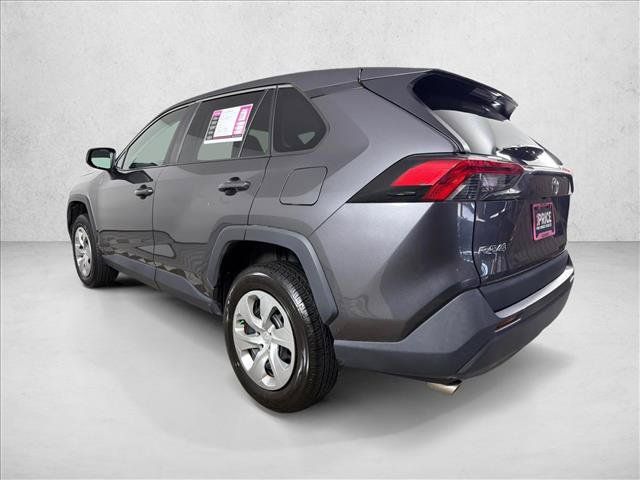 Used 2022 Toyota RAV4 LE FWD image 5