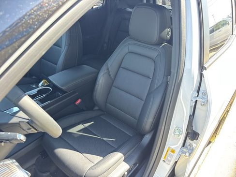New 2027 Chevrolet Equinox LT w/ Convenience Package II FWD image 18