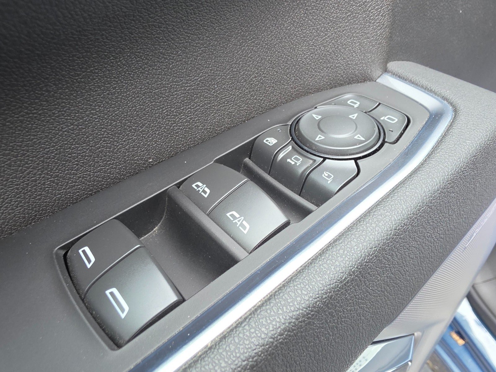 Used 2025 Chevrolet Silverado 2500 High Country w/ High Country Premium Package AWD/4WD image 37