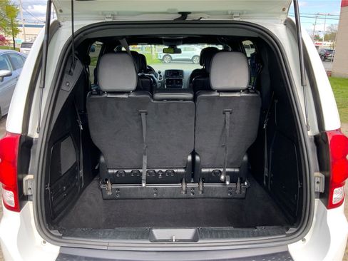 Used 2019 Dodge Grand Caravan GT FWD image 12
