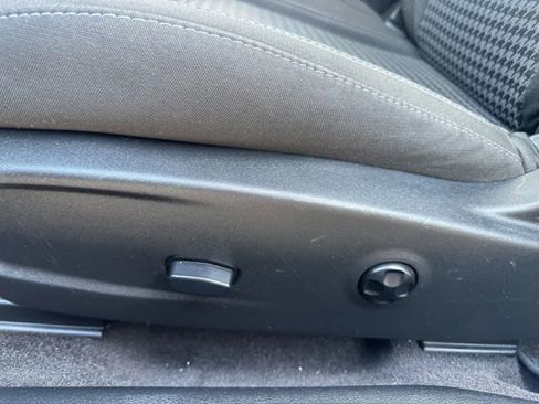 Used 2018 Dodge Challenger SXT w/ Blacktop Package image 24