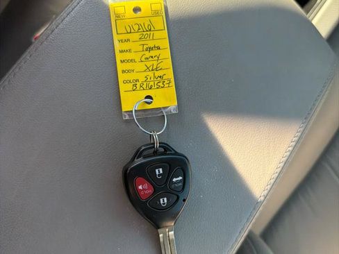 Used 2011 Toyota Camry XLE w/ XLE Extra-Value Pkg #2 FWD image 31