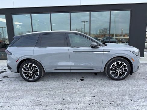 New 2026 Lincoln Nautilus Reserve image 2