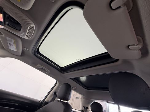 Used 2023 MINI Cooper 2-Door Hardtop image 14