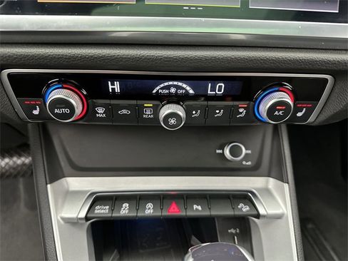 Certified 2023 Audi Q3 2.0T Premium Plus w/ Premium Plus Package image 18