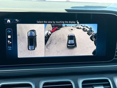 Used 2025 Mercedes-Benz GLS 450 4MATIC image 38