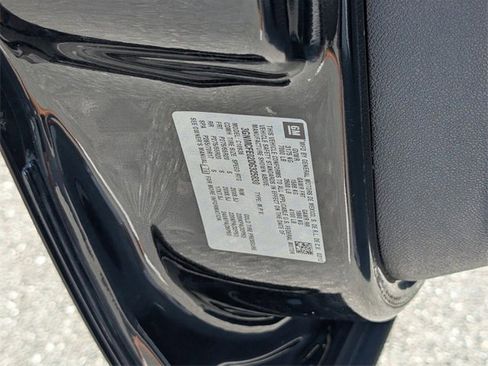 Used 2013 Chevrolet Avalanche LT image 15