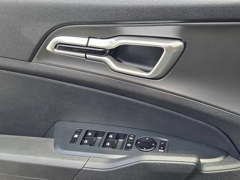 New 2026 Kia Sportage LX FWD image 15